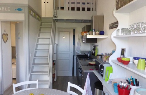 Les Mathes House | Charming House 4/5 pers, Private Garden, Parking, Pool Residence
