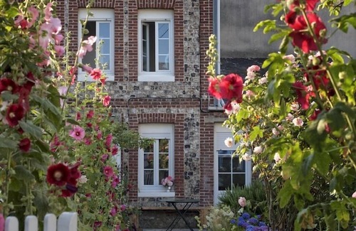 Yport House | Charming house, flower garden, in Yport, 50m from the sea, 10km from Etretat