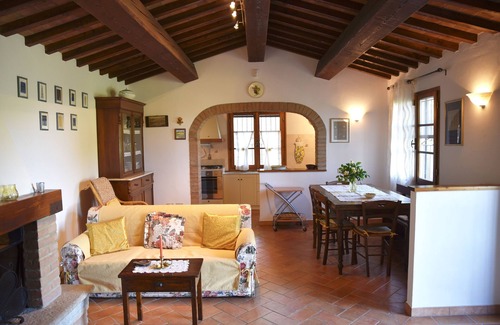 Montescudaio House | charming house for 4 persons with wifi, dishwasher and washing maschine