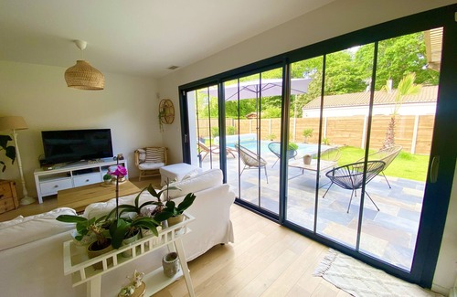 Le Taillan-Medoc House | Charming house with swimming pool ideal for your vacations.