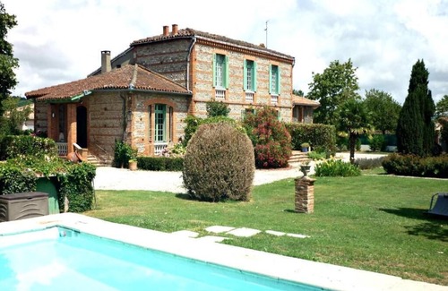 Cintegabelle House | Charming house / Gîte sleeps 12