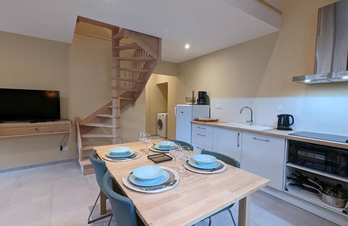 Angouleme Cottage | Charming House in Angoulême: Private Courtyard, Modern Amenities, Pet-Friendly, Close to Attractions
