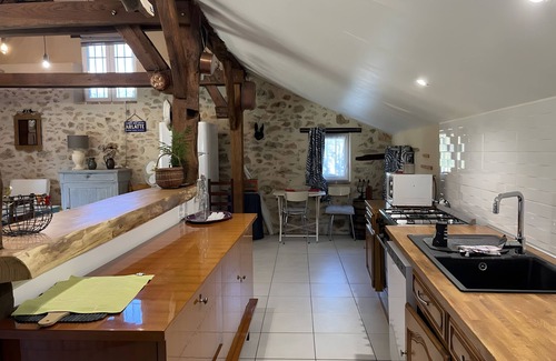 Bourgnac House | Charming House in Dordogne – Comfort, Terrace & Forest Proximity, Ideal for Family & Groups