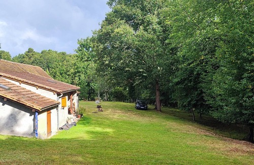 Bourgnac House | Charming House in Dordogne – Comfort, Terrace & Forest Proximity, Ideal for Family & Groups
