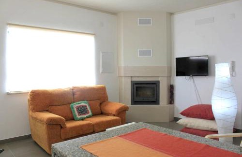Serra da Pescaria House | Charming House in Nazaré with Fireplace