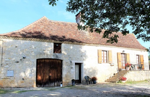 Coulaures Cottage | Charming House in Perigord: Enclosed Garden, Fireplace, Nearby Rivers, Baby Essentials, Pet-Friendly