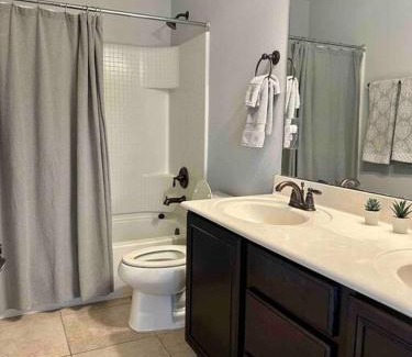 Indian Springs House | Charming house in The Woodlands - Creekside