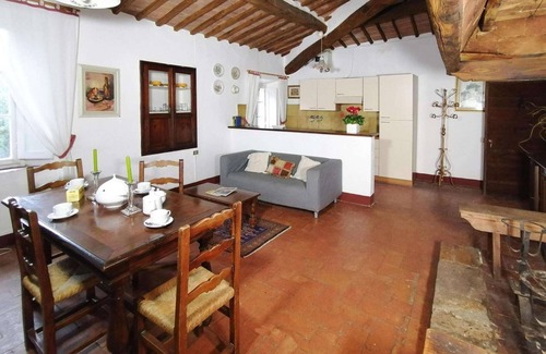 Ancaiano Apartment | Charming House in Tuscany with Pool & Views