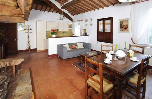 Ancaiano Apartment | Charming House in Tuscany with Pool & Views