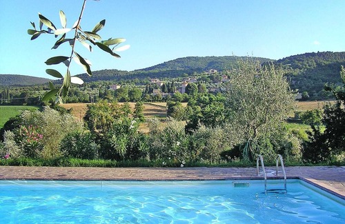 Ancaiano Apartment | Charming House in Tuscany with Pool & Views