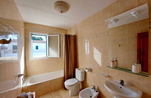 Cala Blanca Ski Chalet | Charming house near the sea