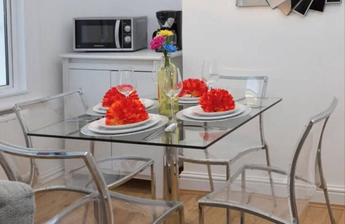 South Bermondsey House | Charming House Tower Bridge Apartment