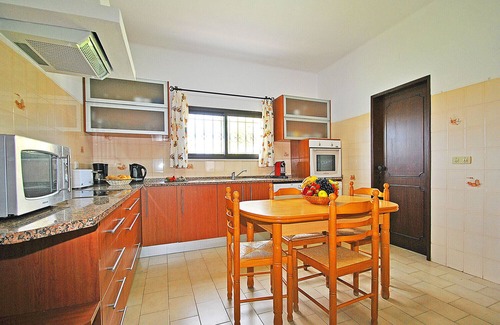 Patroves Villa | Charming house w/heatable pool & BBQ