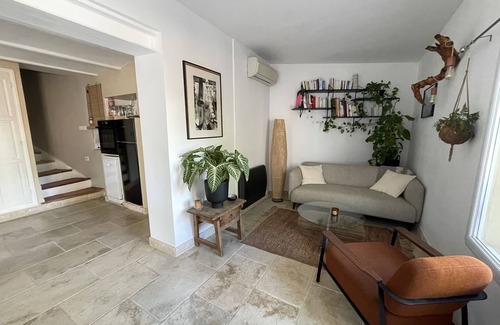 Lambesc House | Charming house with garden in the heart of the village of Lambesc