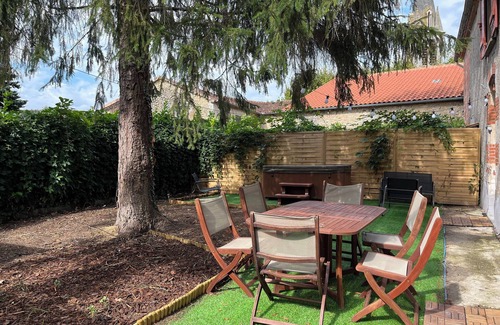 Le Ledat House | Charming house with garden and spa