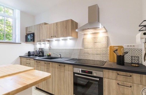 Le Tanu Cottage | Charming house with private garden, BBQ, parking