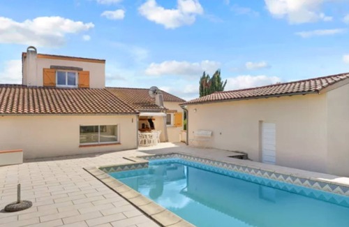 Roquettes Villa | Charming house with swimming pool. 2 minutes away: Toulouse Mer Pyrénées Océan ring road