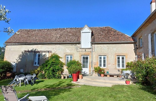 Neuvy Cottage | Charming House with Shared Pool, Views of Moulins, and Private Terrace