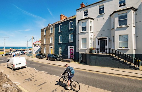 Howth Apartment | Charming Howth Marina Retreat
