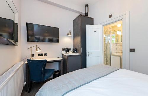 Sutton Cross Apartment | Charming Howth Marina Retreat
