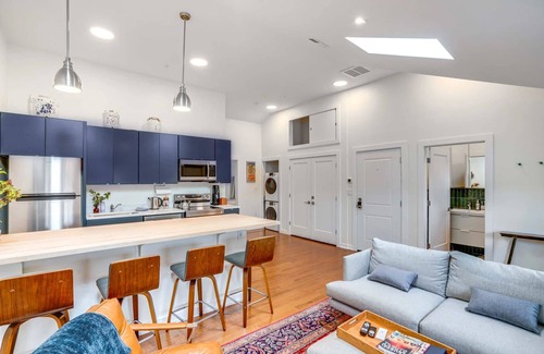 Hudson Apartment | Charming Hudson Getaway - Walkable Retreat w/Hudson River & Catskills Views