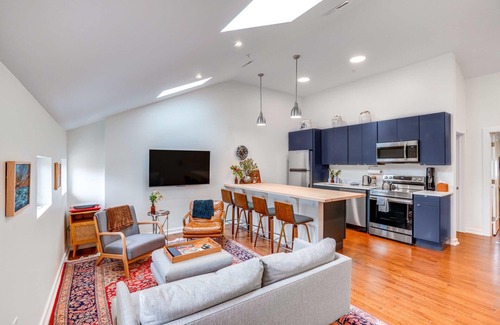 Hudson Apartment | Charming Hudson Getaway - Walkable Retreat w/Hudson River & Catskills Views