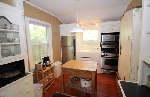 Wellfleet House | Charming In-Town 2BD Cottage-A/C, Outdoor Space, Walk to Main Street & Harbor