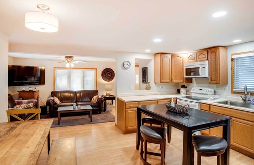 Knoxville House | Charming Iowa Abode Near Knoxville Raceway!