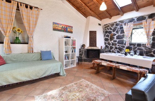 Rovittello House | Charming rustic cottage with pool.