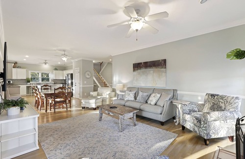 Kiawah Island House | Charming KIAWAH Home in IDEAL Location with Pool Access, Screened Porch, Close to Beach!