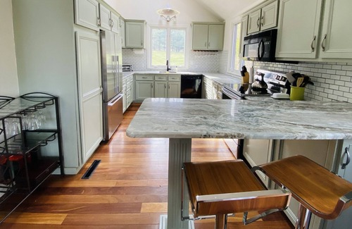 Goshen House | Charming lake house- 5 mins from the lake access point!