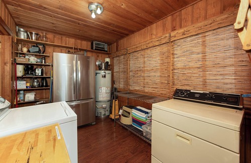 Elk Point House | Charming Lake Tahoe Cabin walking distance to beach! (EP432)
