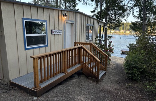 Grapeview Cabin | Charming Lakefront Cabin on Mason Lake with Pebble Beach and Private Dock