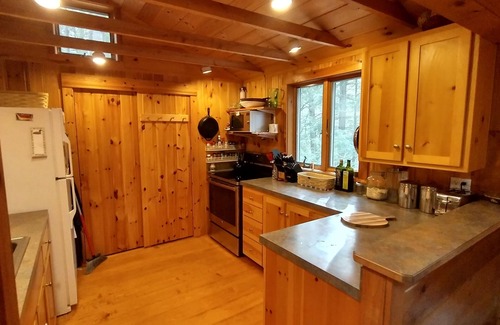 Center Harbor Cottage | Charming Lakeside Cottage