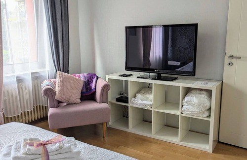 Rhein-Erft-Kreis District House | Charming little guest house ‘Pia’ - centrally located in Bedburg near Colognen