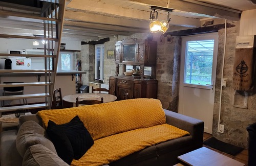 Gramat House | CHARMING LITTLE HOUSE IN LOT IN STONE AND STUD