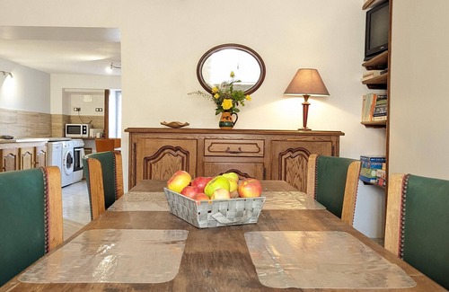 Vauvillers Cottage | Charming lodgings near Luxeuil-les-Bains, pets welcome