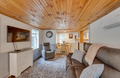 Manheim House | Charming Manheim Cottage with On-Site Animal Viewing