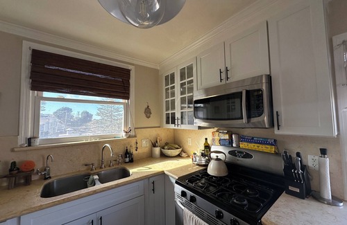 Southern Hills House | Charming Mid-Century Home 3bd 1 ba, Easy Parking in San Francisco Relaxing Area