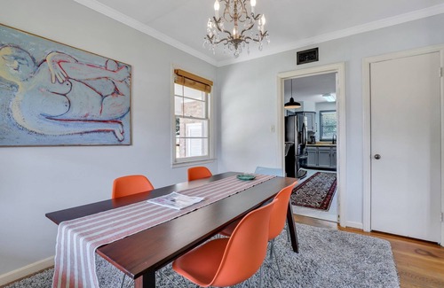Victory Manor - East Hill - Donwood House | Charming Midcentury Home w/Large Backyard + Parking by Lucky Savannah