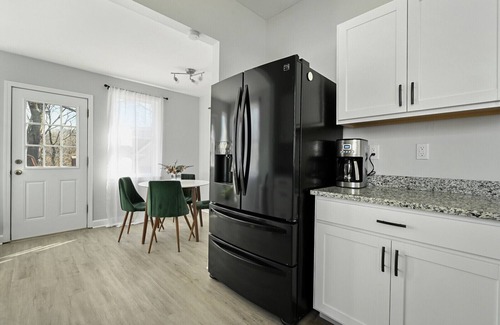 Rosedale House | Charming Midtown home in heart of KC. Safe, walkable neighborhood, weekly rates!
