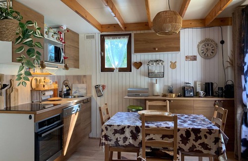 Barcelonnette Ski Chalet | Charming mountain chalet in Barcelonnette, 4 people, terrace and garden