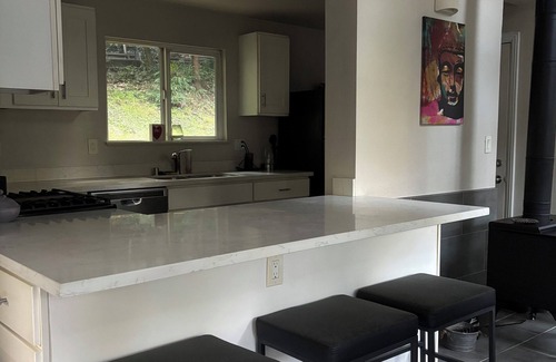 Ben Lomond House | Charming mountain get away 1-bedroom house in cool Ben Lomond with WiFi
