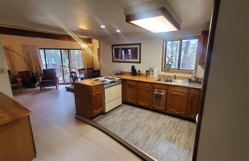 Jemez Springs Cabin | Charming Mountain Retreat, Nature's beauty at your doorstep!