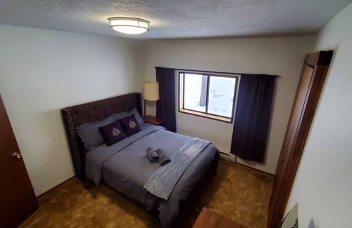 Jemez Springs Cabin | Charming Mountain Retreat, Nature's beauty at your doorstep!