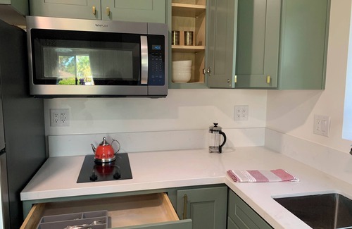 Northridge Apartment | Charming New studio with WiFi and AC in delightful Northridge