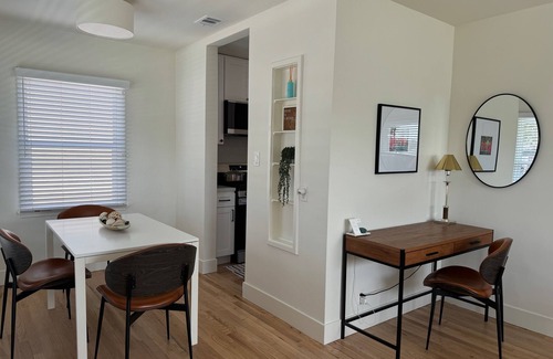 Blanco - Culver Crest House | Charming, newly renovated 2-bedroom house in the heart of Culver City