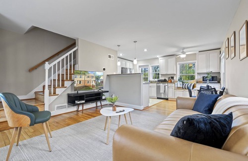 Huntington House | Charming Oasis near Metro: Arcade, Coffee, Parks