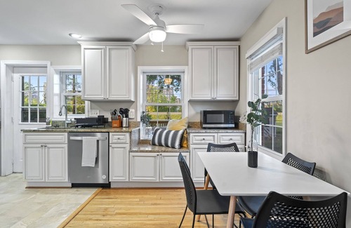 Huntington House | Charming Oasis near Metro: Arcade, Coffee, Parks