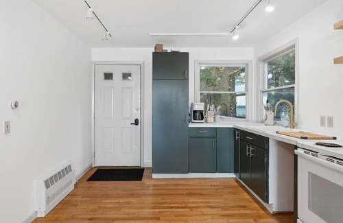 Freeport House | Charming ocean-view cottage just 10 minutes from downtown Freeport shops